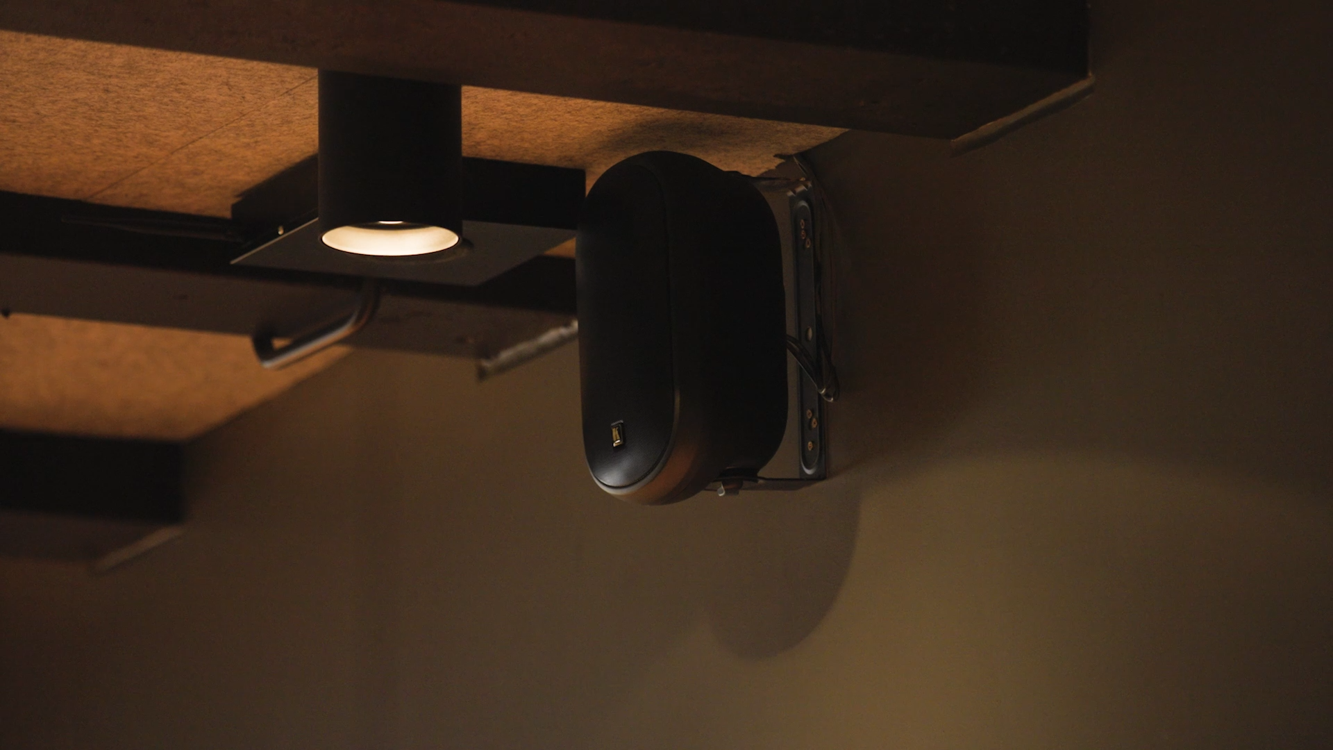 Inside restaurant AW-6P